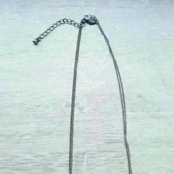 Floral Details Womens Costume Jewelry Necklace w/ Earrings Matching Set - Picture 10 of 10